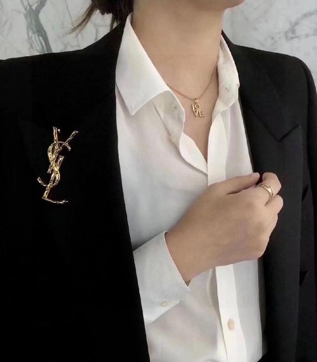 איב סאן לורן YSL – תמונה 10
