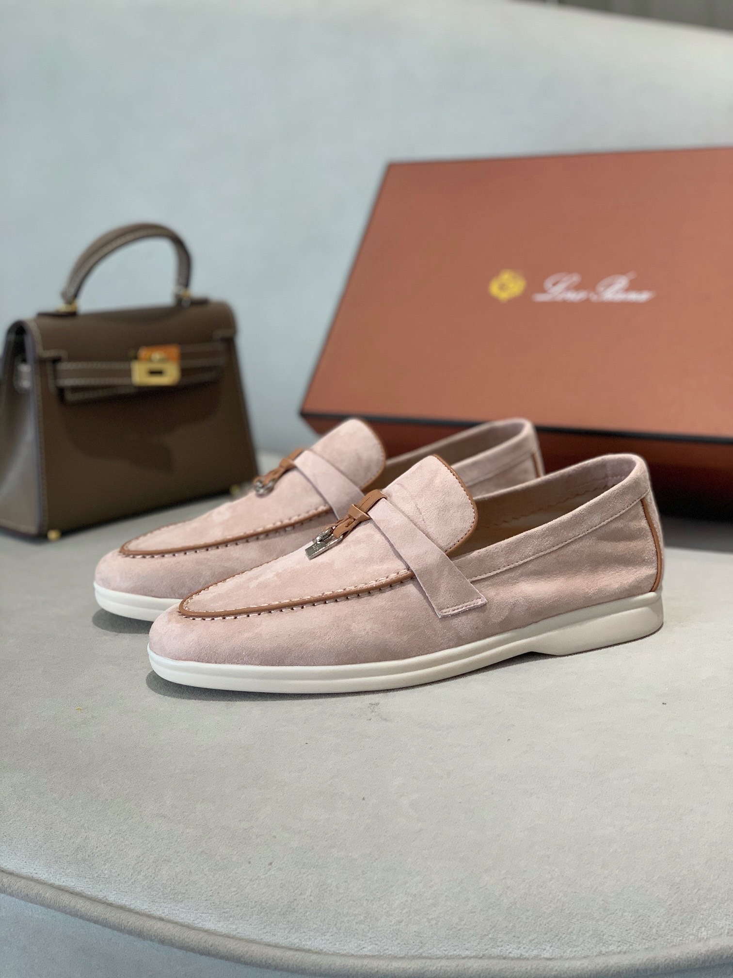 לורו פיאנה – תמונה 3