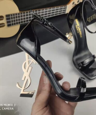 איב סאן לורן YSL