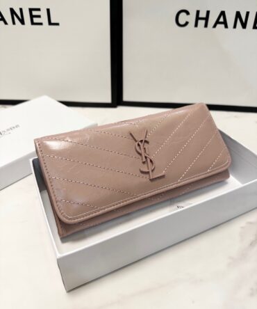 איב סאן לורן YSL