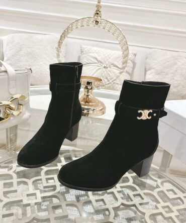 מגפוני עור סלין בעיטור אבזם טריומף זהב – שחור