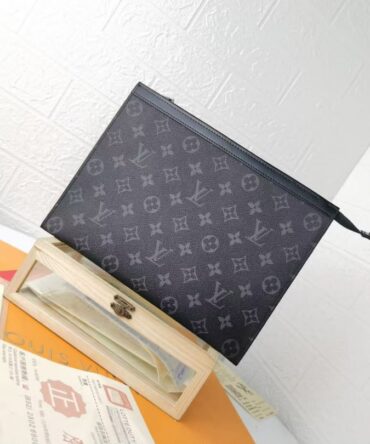תיק קלאץ' לואי ויטון Louis Vuitton Toiletry Pouch 26 – שחור